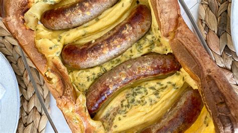 traditional-toad-in-the-hole-recipe-mashed image