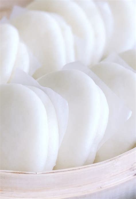 chinese-steam-custard-bun-nai-wong-bao奶黄包 image