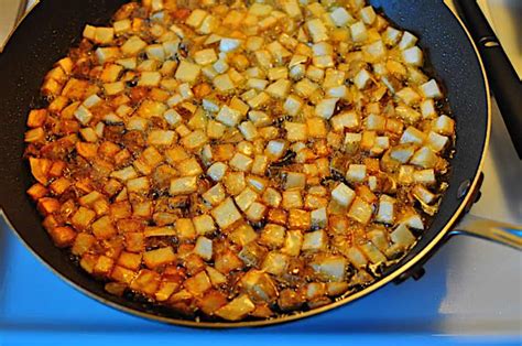 patatas-bravas-spanish-style-fried-potatoes image