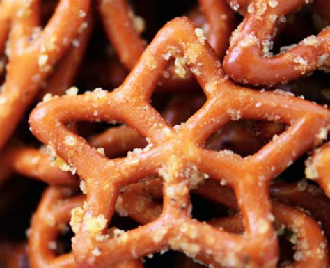 40-pretzel-christmas-treats-prudent-penny-pincher image