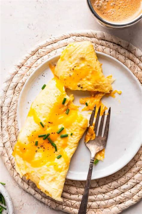 perfect-cheese-omelette-the-cheese-knees image