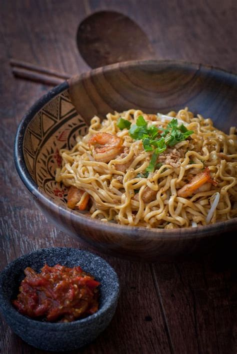 mie-goreng-java-recipe-indonesian-fried-noodles image