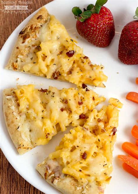 easy-mac-and-cheese-pizza-recipe-scattered image