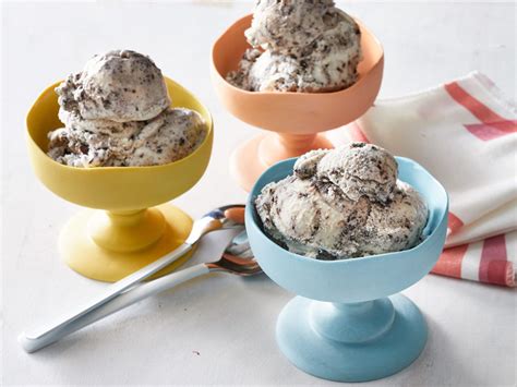 homemade-cookies-and-cream-ice-cream image