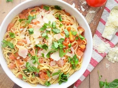 one-pot-caprese-pasta-food-network-healthy-eats image