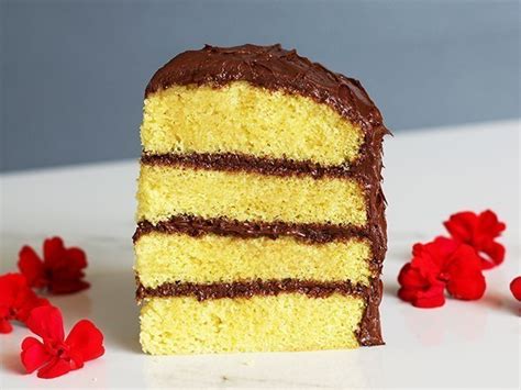 duncan-hines-moist-deluxe-yellow-cake-mix-copycat image