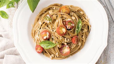 tomato-and-balsamic-pasta-recipe-yummyph image