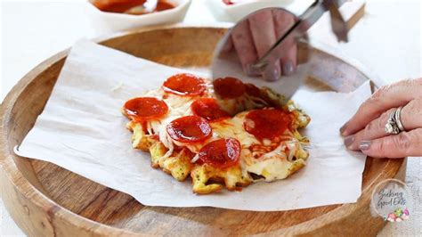 pizza-chaffle-recipe-easy-cheesy-seeking-good image