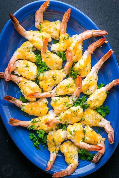 cheesy-garlic-shrimp-appetizer-natashaskitchencom image