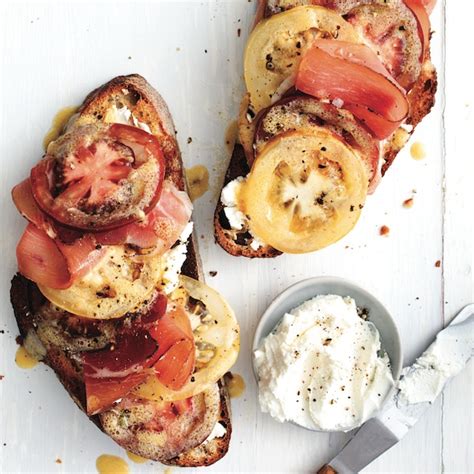 tomato-and-prosciutto-open-faced-sandwich-chatelaine image