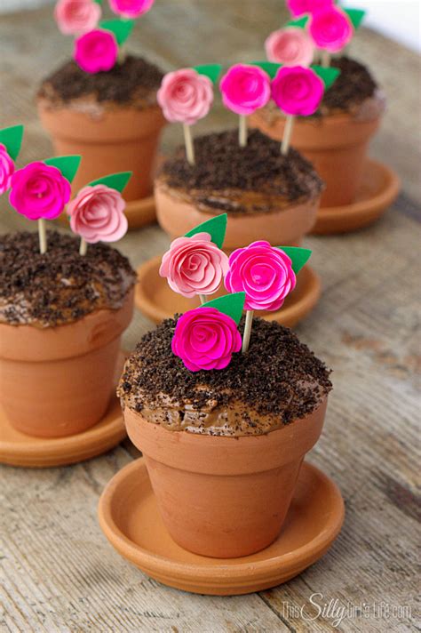flowerpot-cupcakes-this-silly-girls-kitchen image