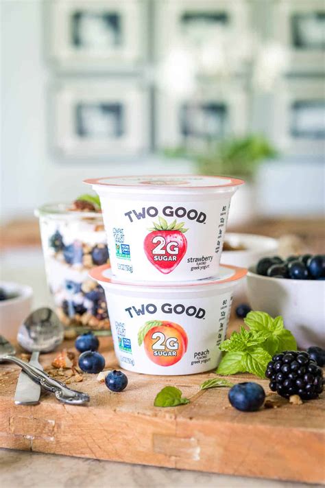 keto-friendly-low-carb-breakfast-yogurt-parfait image
