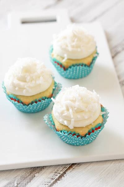 coconut-lime-cupcakes-with-coconut-lime-cream image