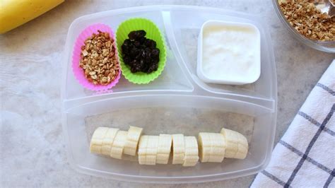 granola-and-yogurt-with-bananas image
