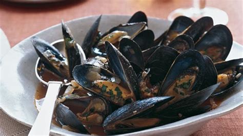 mussels-with-tomatoes-wine-and-anise-recipe-bon image