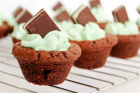 chocolate-mint-cookie-cups-my-organized-chaos image