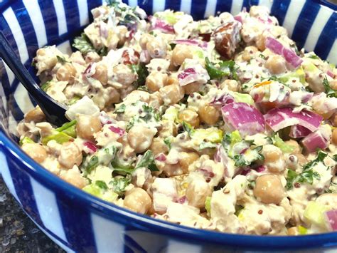 garbanzo-bean-tuna-and-onion-salad-with-creamy image