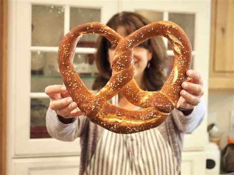 bavarian-pretzel-traditional-german-pretzels image