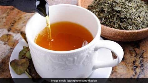 adding-cinnamon-turmeric-to-green-tea-may-help image