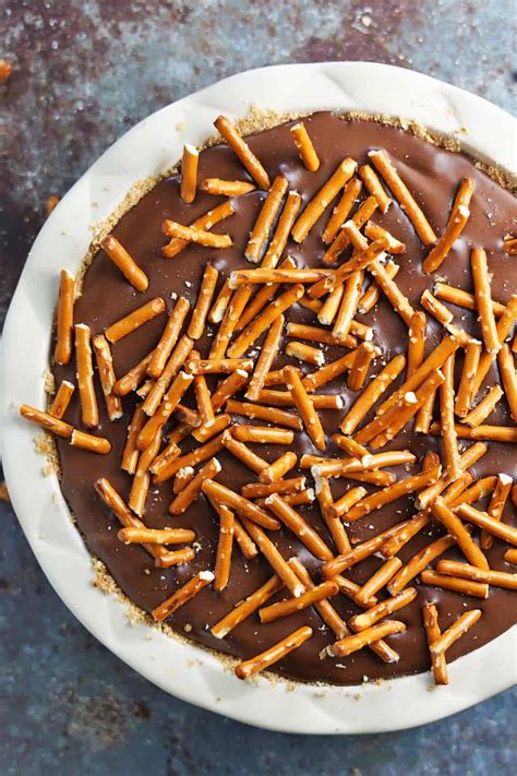 chocolate-peanut-butter-pretzel-pie-nibble-and-dine image