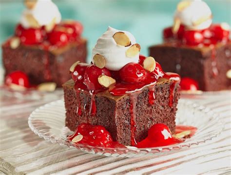 recipe-chocolate-cherry-torte-squares-duncan-hines image