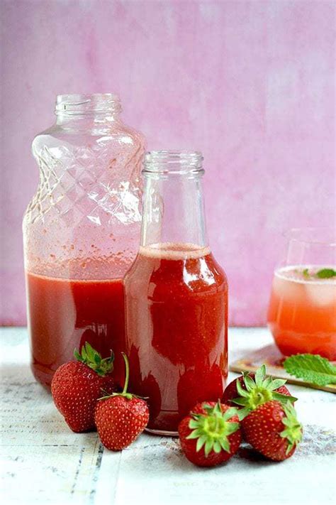 strawberry-crush-easy-homemade-recipe-cooks-hideout image