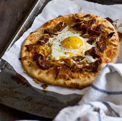 21-breakfast-pizzas-thatll-make-your-morning-better image
