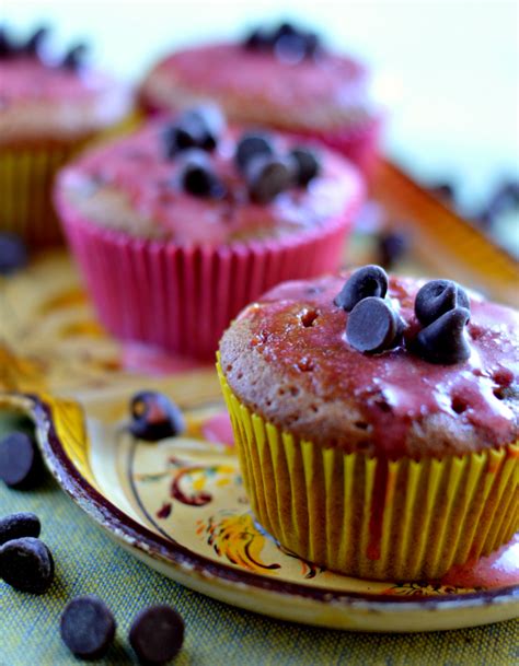 cherry-banana-cupcakes-recipe-wanna-bite image