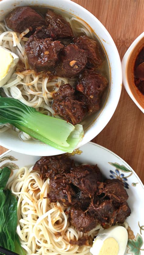 taiwanese-beef-noodle-soup-红烧牛肉面-taste-of-asian image