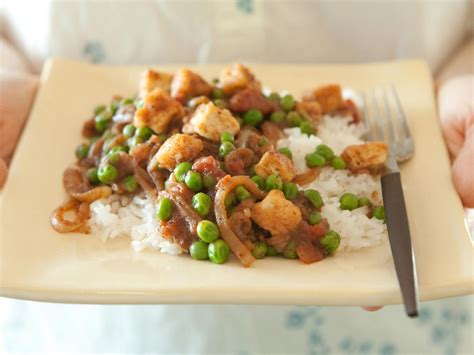 recipe-indian-spiced-peas-with-tofu-whole-foods image