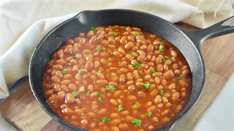 easy-vegan-baked-beans-recipe-1-pot-wow-its-veggie image