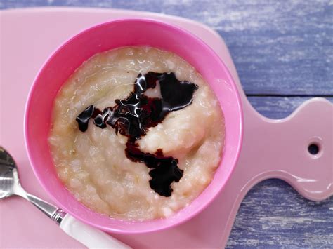 banana-chocolate-porridge-with-rice-flakes-eat image
