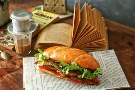 banh-mi-the-vietnamese-sandwich-south-east-asia image