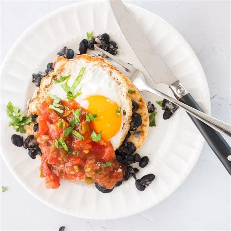 healthy-huevos-rancheros-nourish-nutrition-blog image
