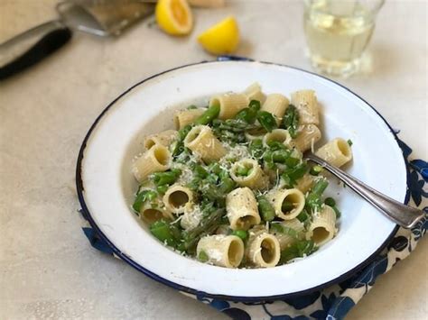 pasta-with-asparagus-peas-lemon-and-crme-frache image