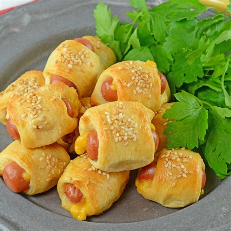 cheesy-pigs-in-a-blanket-real-housemoms image