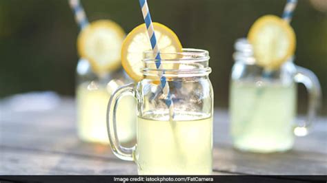 how-to-make-3-ingredient-lemon-squash-the image
