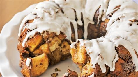 cinnamon-pecan-pull-apart-party-size image