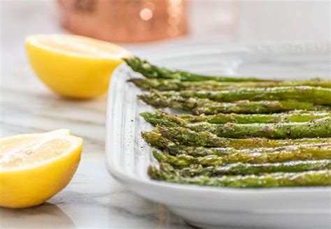 recipe-oven-roasted-asparagus-spears-cleveland-clinic image