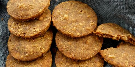 stilton-and-walnut-biscuit-recipe-great-british-chefs image