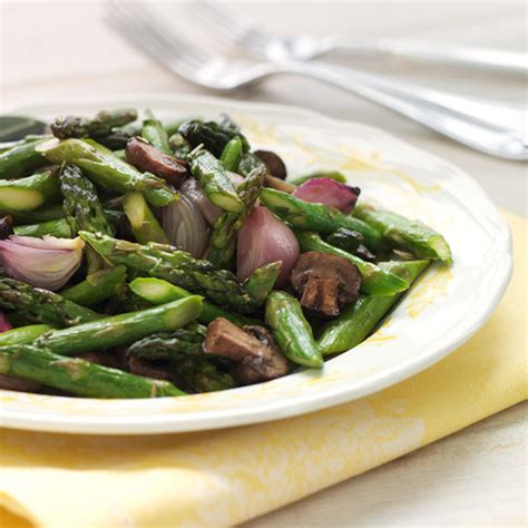 roasted-asparagus-recipe-with-mushrooms-and-shallots image
