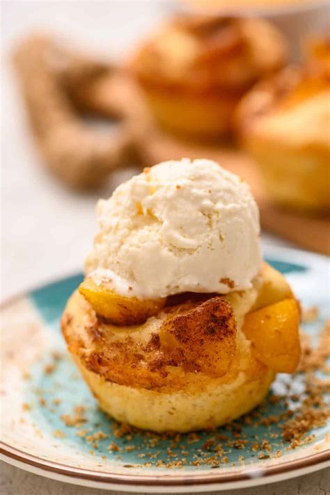 homemade-mini-peach-cobbler-recipe-the-recipe-critic image