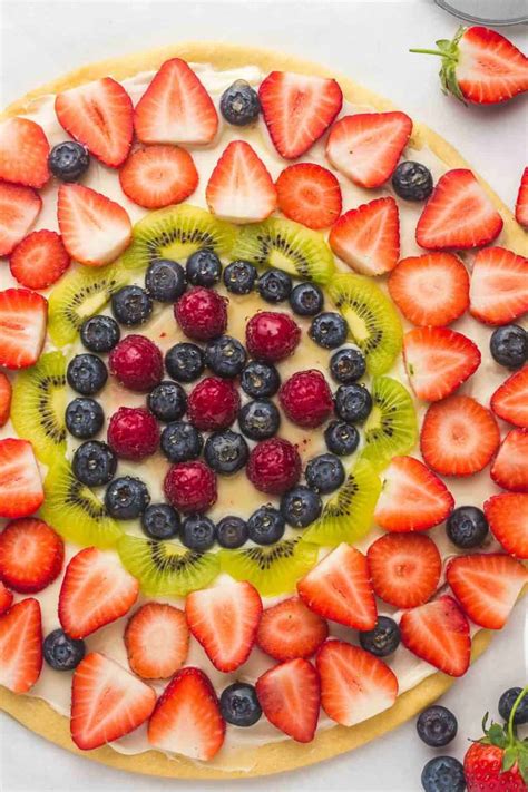 easy-fruit-pizza-with-sugar-cookie-base image