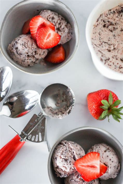 strawberry-chocolate-chip-ice-cream-dough-eyed image