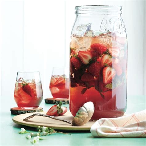 strawberry-sangria-recipe-chatelaine image