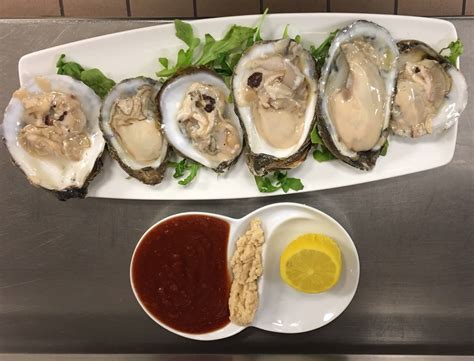 how-to-eat-oysters-clams-on-half-shell-rachel image