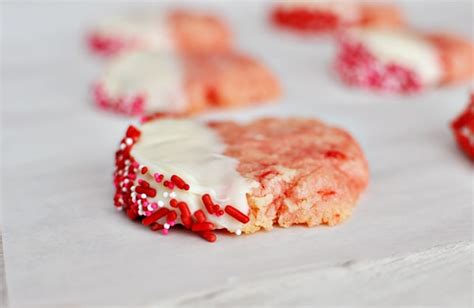 white-chocolate-cherry-shortbread-cookies-mels image