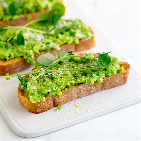 pea-bruschetta-pea-crostini-sprinkles-and-sprouts image