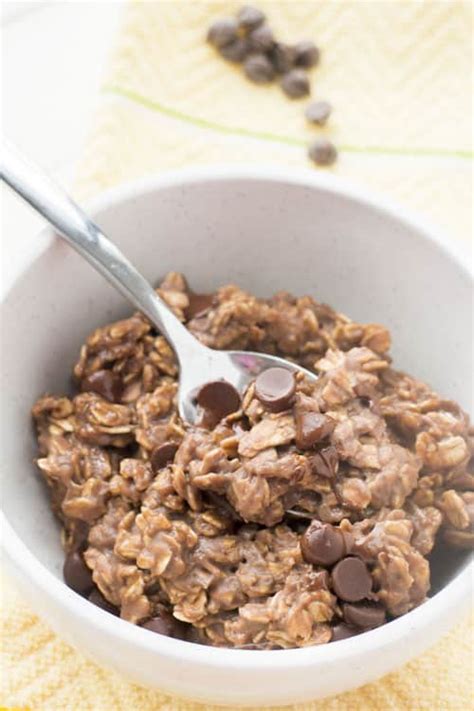 chocolate-protein-powder-oatmeal-healthy-breakfast image