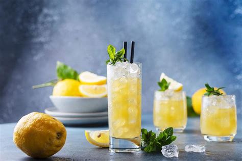 sparkling-lemonade-recipes-to-try-this-summer image